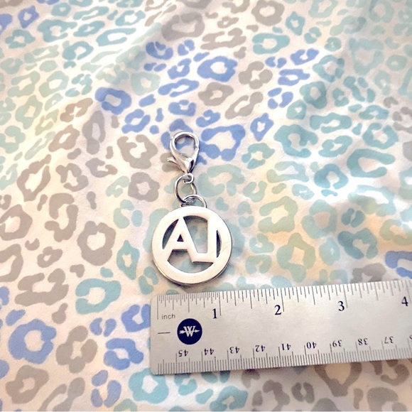 New Silver Color GUESS Bag Charm for Purse, Key Ring Keychain Clasp - Picture 3 of 3